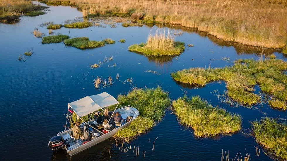 Xakanaxa boat